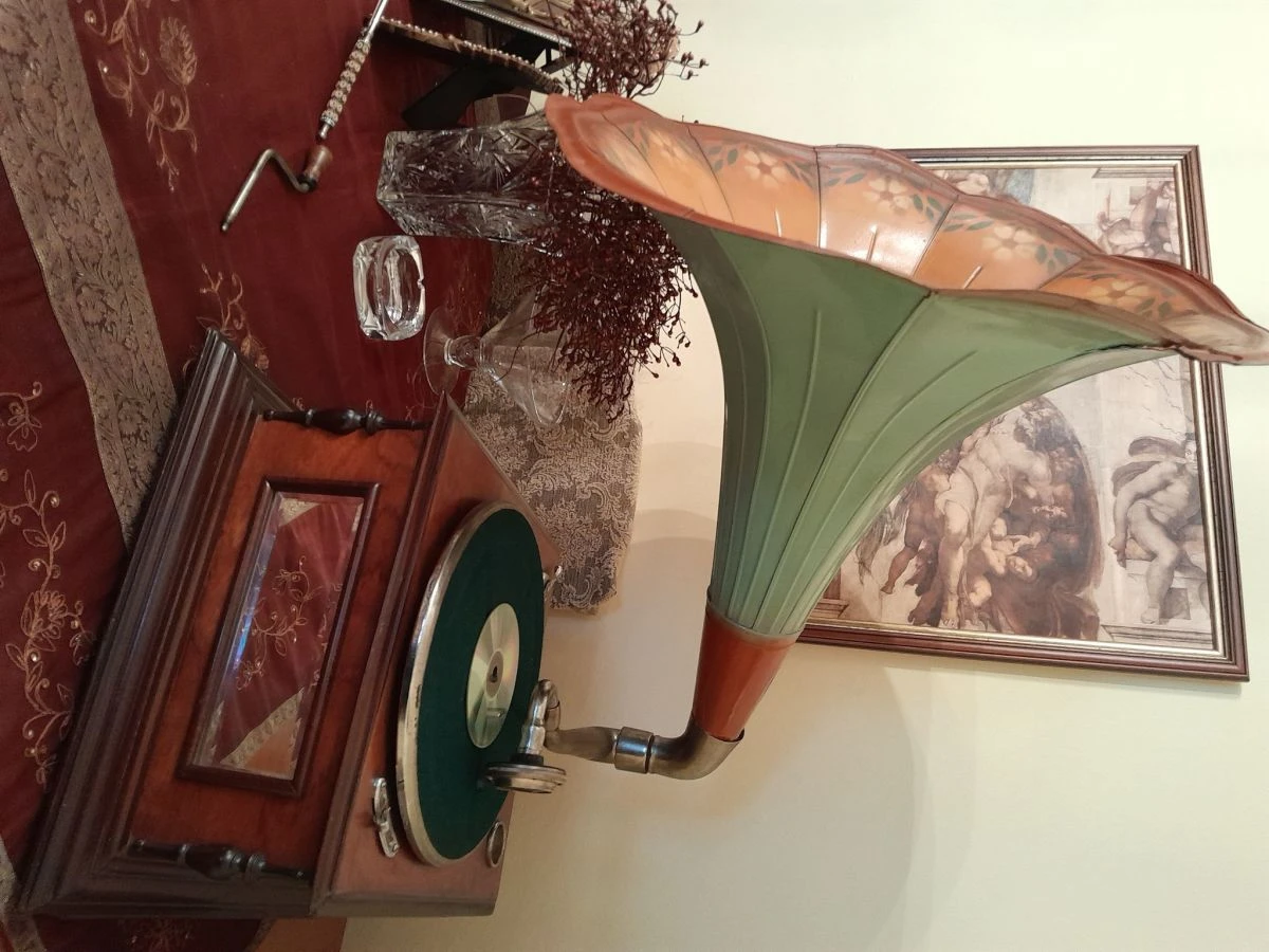 Vendora ΓΡΑΜΜΟΦΩΝΟ ΣΕ ΑΡΙΣΤΗ ΚΑΤΑΣΤΑΣΗ ΜΕ ΠΕΡΙΠΟΥ 60 ΔΙΣΚΟΥΣ ΜΕ ΠΑΛΙΑ ΛΑΙΚΑ ΚΑΙ ΔΗΜΟΤΙΚΑ ΤΡΑΓΟΥΔΙΑ 4 Vendora ΓΡΑΜΜΟΦΩΝΟ ΣΕ ΑΡΙΣΤΗ ΚΑΤΑΣΤΑΣΗ ΜΕ ΠΕΡΙΠΟΥ 60 ΔΙΣΚΟΥΣ ΜΕ ΠΑΛΙΑ ΛΑΙΚΑ ΚΑΙ ΔΗΜΟΤΙΚΑ ΤΡΑΓΟΥΔΙΑ - Image 2