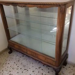 Vendora Τραπεζαρία, 6 καρέκλες, 2 πολυθρόνες. Πωλούνται ξεχωριστά και μπουφές, βιτρίνα, όλα με λεοντοπόδαρα . -vintage object shop 04b7db8b08bdc6878ef78432229f384d3b1e9c88 xl