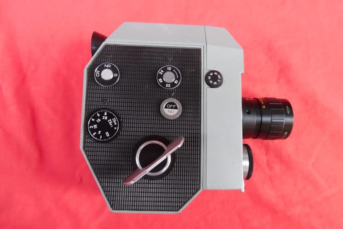 Vendora Παλιά κάμερα λήψης Kbapu QUARZ 5 8mm της δεκαετίας του '60. 6 Vendora Παλιά κάμερα λήψης Kbapu QUARZ 5 8mm της δεκαετίας του '60. - Image 4