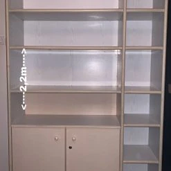 Vendora Πωλείται ξύλινη βιβλιοθήκη.