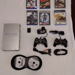 Vendora Playstation 2 Τσιπαρισμένο με 2 τηλεχειριστήρια, 26 παιχνίδια.