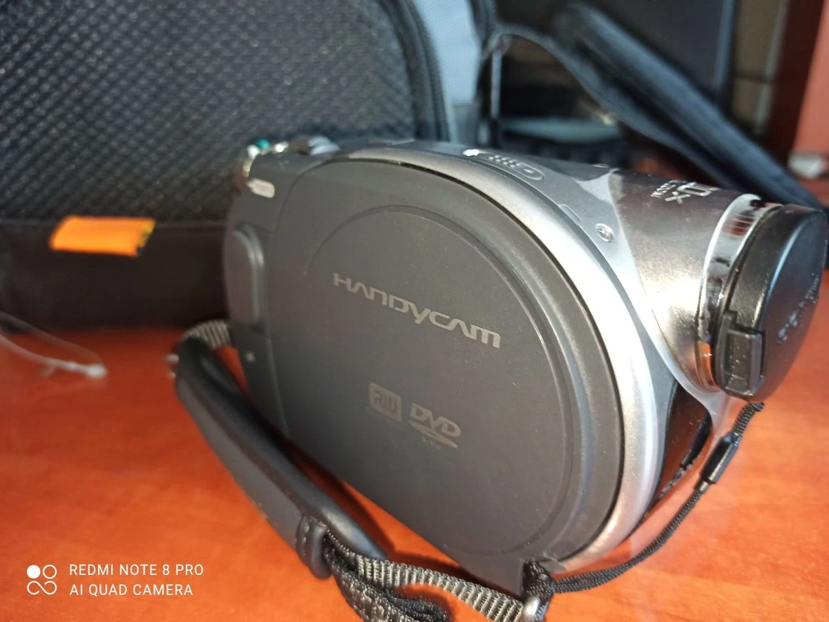 Vendora SONY HANDYCAM 105 CAMERA 4 Vendora SONY HANDYCAM 105 CAMERA - Image 2