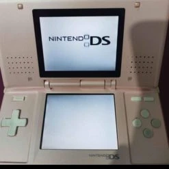 Vendora Nintendo DS - ροζ χρώμα 7 Vendora Nintendo DS - ροζ χρώμα -vintage object shop 0f679fcda3d1c51ad7e9fc0e385117270e372cd3 xl
