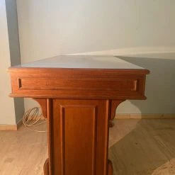 Vendora Γραφείο από καρυδιά σε άριστη κατάσταση με ασορτί καρέκλα 11 Vendora Γραφείο από καρυδιά σε άριστη κατάσταση με ασορτί καρέκλα -vintage object shop 128c882afe96a19dc9f5a033c1487ddca48e7e45 xl