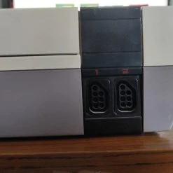 Vendora ΣΥΛΛΕΚΤΙΚΗ ORIGINAL ΚΟΝΣΟΛΑ 1985 Nintendo Entertainment System (NES) European Version 7 Vendora ΣΥΛΛΕΚΤΙΚΗ ORIGINAL ΚΟΝΣΟΛΑ 1985 Nintendo Entertainment System (NES) European Version -vintage object shop 159a1f1b48f90bd2685f98340a9e63d571267702 xl