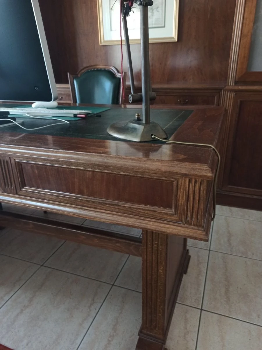 Vendora Σύνθετο βιβλιοθήκη καρυδιά. Γραφείο καρυδιά χειροποίητο και πολυθρόνα δερμάτινη. 4 Vendora Σύνθετο βιβλιοθήκη καρυδιά. Γραφείο καρυδιά χειροποίητο και πολυθρόνα δερμάτινη. - Image 2