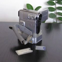 Vendora ΒΙΝΤΕΟΚΑΜΕΡΑ SONY HANDYCAM DCR-PC109E PAL MEGA PIXEL ΜΕ ΦΑΚΟ CARL ZEISS VARIO TESSAR 1,8/3,2-32 11 Vendora ΒΙΝΤΕΟΚΑΜΕΡΑ SONY HANDYCAM DCR-PC109E PAL MEGA PIXEL ΜΕ ΦΑΚΟ CARL ZEISS VARIO TESSAR 1,8/3,2-32 -vintage object shop 20fd8b4b9759d009f215574d28dcfdc5ddd3cee7 xl