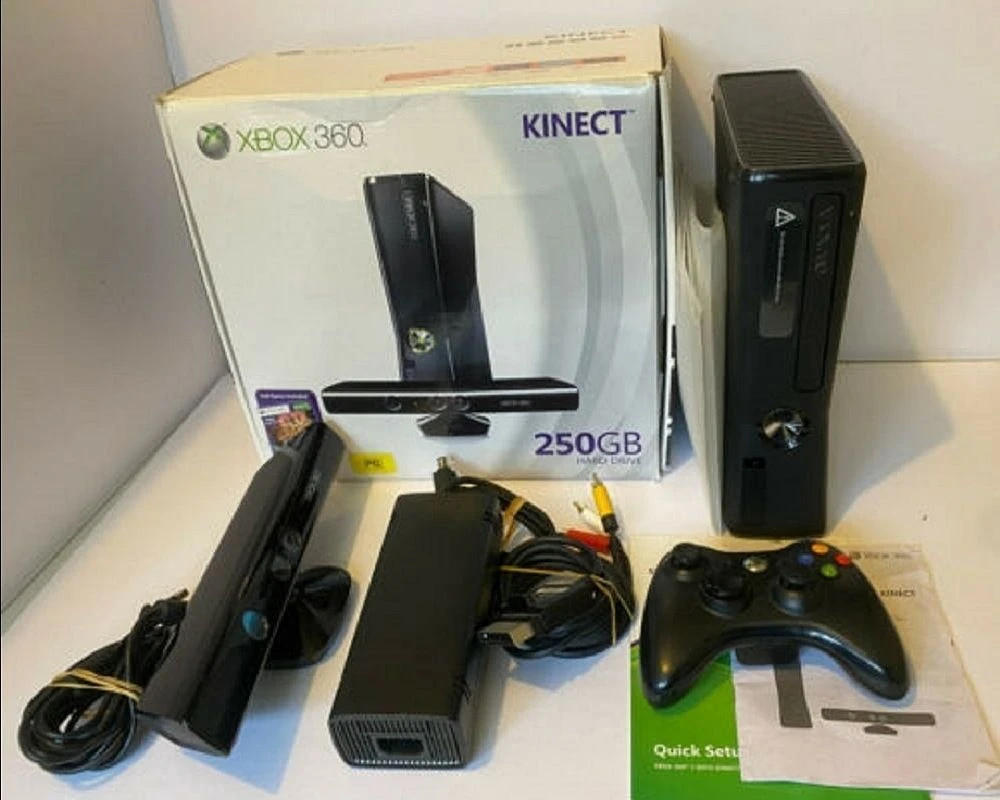 Vendora Xbox 360 Slim + Kinect + 2 Controllers + Games 5 Vendora Xbox 360 Slim + Kinect + 2 Controllers + Games - Image 3