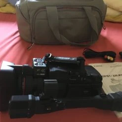 Vendora Camera Canon HDV σχεδόν αχρησιμοποίητη. η κάμερα πρακτικά είναι καινούργια αφού δεν έχει χρησιμοποιηθεί ποτέ. υπάρχουν όλα τα εξαρτήματα και η αυθεντική της Samsonite τσάντα. 21 Vendora Camera Canon HDV σχεδόν αχρησιμοποίητη. η κάμερα πρακτικά είναι καινούργια αφού δεν έχει χρησιμοποιηθεί ποτέ. υπάρχουν όλα τα εξαρτήματα και η αυθεντική της Samsonite τσάντα. -vintage object shop 2d61290016b230fdcd33a6076c474fb02a4a6ff0 xl