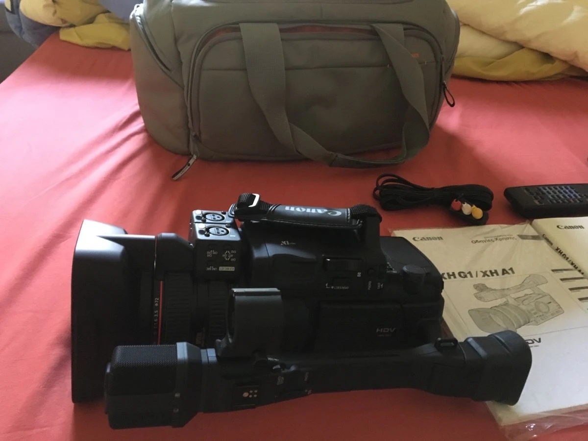 Vendora Camera Canon HDV σχεδόν αχρησιμοποίητη. η κάμερα πρακτικά είναι καινούργια αφού δεν έχει χρησιμοποιηθεί ποτέ. υπάρχουν όλα τα εξαρτήματα και η αυθεντική της Samsonite τσάντα. 10 Vendora Camera Canon HDV σχεδόν αχρησιμοποίητη. η κάμερα πρακτικά είναι καινούργια αφού δεν έχει χρησιμοποιηθεί ποτέ. υπάρχουν όλα τα εξαρτήματα και η αυθεντική της Samsonite τσάντα. - Image 8