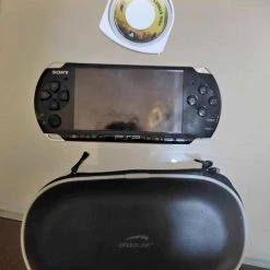 Vendora Psp με 1 παιχνίδι θήκη και φορτιστή