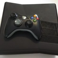 Vendora Xbox 360 σε αριστη κατασταση + Kinect + Extras + Games