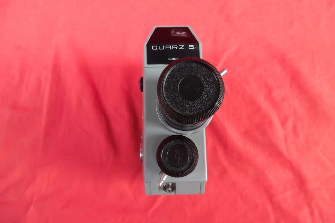 Vendora Παλιά κάμερα λήψης Kbapu QUARZ 5 8mm της δεκαετίας του '60. 5 Vendora Παλιά κάμερα λήψης Kbapu QUARZ 5 8mm της δεκαετίας του '60. - Image 3