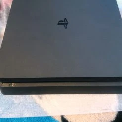 Vendora ΠΟΛΟΙΤΑΙ ΟΛΟΚΕΝΟΥΡΙΟ PS4 ΜΕ ΤΟ SPIDERMAN GAME OF THE YEAR ΜΕ ΤΟ ΚΟΥΤΙ ΤΟΥ ΚΑΙ ΟΛΑ ΤΑ ΠΕΡΟΦΕΡΙΑΚΑ -vintage object shop 35762677315494cabbcd939b06beb5790565ecf4 xl