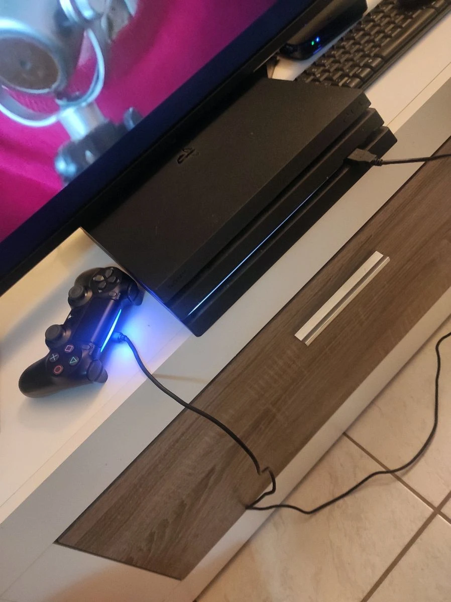 Vendora Playstation 4 Pro 5 Vendora Playstation 4 Pro - Image 3