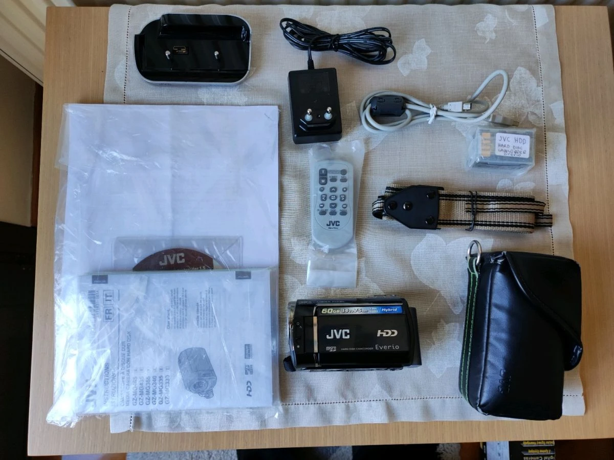 Vendora Βιντεοκάμερα JVC Everio GZ-MG465 BE, σκληρού δίσκου 60GBκαι 32X OPTICAL ZOOM. Με τηλεχειριστήριο , θήκη, βιβλίο οδηγιών και όλα τα παρελκόμενα. Αγοράστηκε το 2011. Άριστη λειτουργία 6 Vendora Βιντεοκάμερα JVC Everio GZ-MG465 BE, σκληρού δίσκου 60GBκαι 32X OPTICAL ZOOM. Με τηλεχειριστήριο , θήκη, βιβλίο οδηγιών και όλα τα παρελκόμενα. Αγοράστηκε το 2011. Άριστη λειτουργία - Image 4