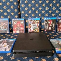 Vendora Playstation 4 με όλες τις κασέτες στην φώτο, με χειριστήριο Ps