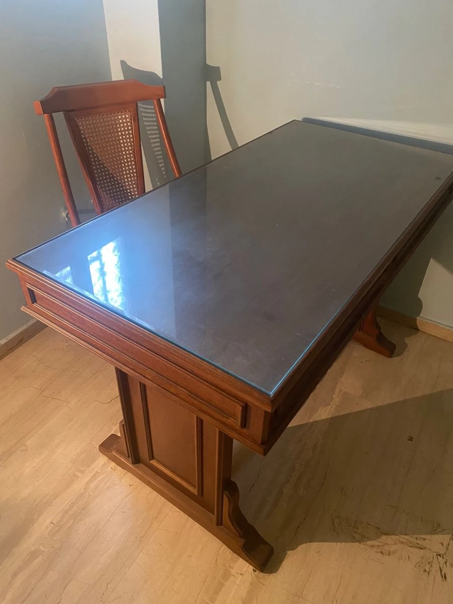 Vendora Γραφείο από καρυδιά σε άριστη κατάσταση με ασορτί καρέκλα 3 Vendora Γραφείο από καρυδιά σε άριστη κατάσταση με ασορτί καρέκλα