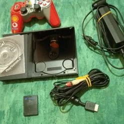 Vendora Βιντεοπαιχνίδια κονσόλες PS2 SLIM Με ενα παιχνίδι μια μεμορυ κάρτα και όλα τα καλώδια σύνδεσης και τροφοδοτικό ρεύματος. -vintage object shop 56a1ae2311a35700eece7bfbdbeaaa214599c78f xl
