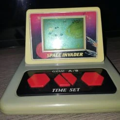 Vendora SPACE INVADER TABLE TOP ELECTRONIC VIDEO GAME LCD SCREEN MIP WORKS -vintage object shop 5dc1ecaf4dee3dc8b002cdf37f6146e09ee0c559 xl