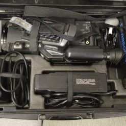 Vendora Πλήρης εξοπλισμός βιντεοκάμερας ‘’PANASONIC’’ για επαγγελματική χρήση σε άριστη κατάσταση (150 ευρώ) -vintage object shop 60200d889dff8d5c7275735a268190c0c7cb268c xl