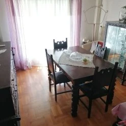 Vendora Σετ επίπλων σκαλιστά σκυριανά. (Τραπεζαρία,Μπουφές,Βιτρίνα,Τραπεζάκι,Καρέκλες,Πολυθρόνες,Φωτιστικό οροφής)