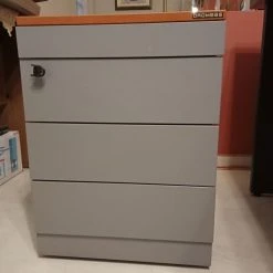 Vendora Συρταριέρα επαγγελματική δρομέας