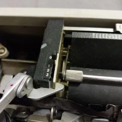 Vendora Γραφομηχανή Olivetti Dora -vintage object shop 69aaf39ecaaf81539f4b604960cb4b031cf75761 xl