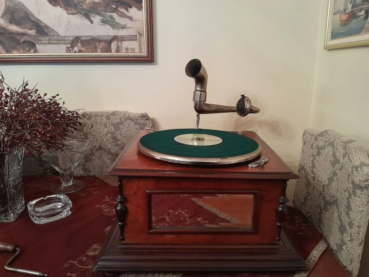 Vendora ΓΡΑΜΜΟΦΩΝΟ ΣΕ ΑΡΙΣΤΗ ΚΑΤΑΣΤΑΣΗ ΜΕ ΠΕΡΙΠΟΥ 60 ΔΙΣΚΟΥΣ ΜΕ ΠΑΛΙΑ ΛΑΙΚΑ ΚΑΙ ΔΗΜΟΤΙΚΑ ΤΡΑΓΟΥΔΙΑ 7 Vendora ΓΡΑΜΜΟΦΩΝΟ ΣΕ ΑΡΙΣΤΗ ΚΑΤΑΣΤΑΣΗ ΜΕ ΠΕΡΙΠΟΥ 60 ΔΙΣΚΟΥΣ ΜΕ ΠΑΛΙΑ ΛΑΙΚΑ ΚΑΙ ΔΗΜΟΤΙΚΑ ΤΡΑΓΟΥΔΙΑ - Image 5