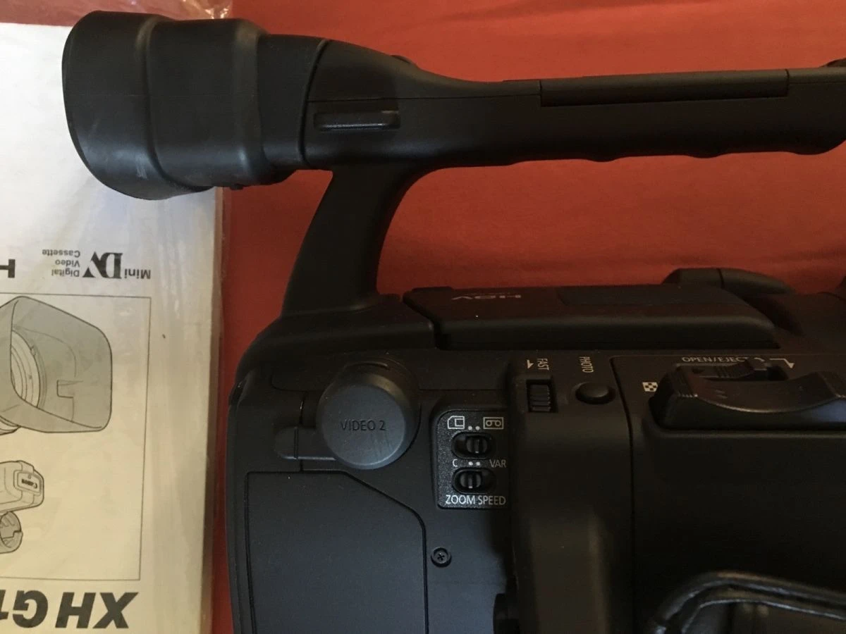 Vendora Camera Canon HDV σχεδόν αχρησιμοποίητη. η κάμερα πρακτικά είναι καινούργια αφού δεν έχει χρησιμοποιηθεί ποτέ. υπάρχουν όλα τα εξαρτήματα και η αυθεντική της Samsonite τσάντα. 14 Vendora Camera Canon HDV σχεδόν αχρησιμοποίητη. η κάμερα πρακτικά είναι καινούργια αφού δεν έχει χρησιμοποιηθεί ποτέ. υπάρχουν όλα τα εξαρτήματα και η αυθεντική της Samsonite τσάντα. - Image 12