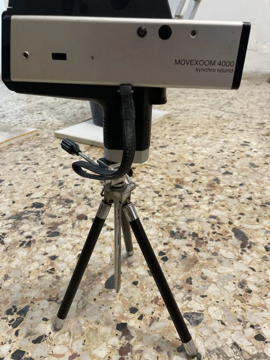 Vendora Movexoom 4000 Synchro Sound Super 8 Reflex Film Camera 5 Vendora Movexoom 4000 Synchro Sound Super 8 Reflex Film Camera - Image 3