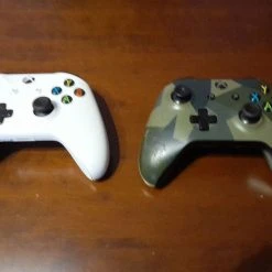 Vendora XBOX ONE S + 2 χειριστήρια 8 Vendora XBOX ONE S + 2 χειριστήρια -vintage object shop 72c57fd61dff25b4ded420adf62b7bfae8c1b3ff xl