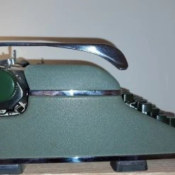 Vendora Vintage γραφομηχανή Olympia σε άψογη κατάσταση μαζί με τη βαλίτσα της -vintage object shop 75f3c568b3f7437e4669bd73c7029b872255c965 xl