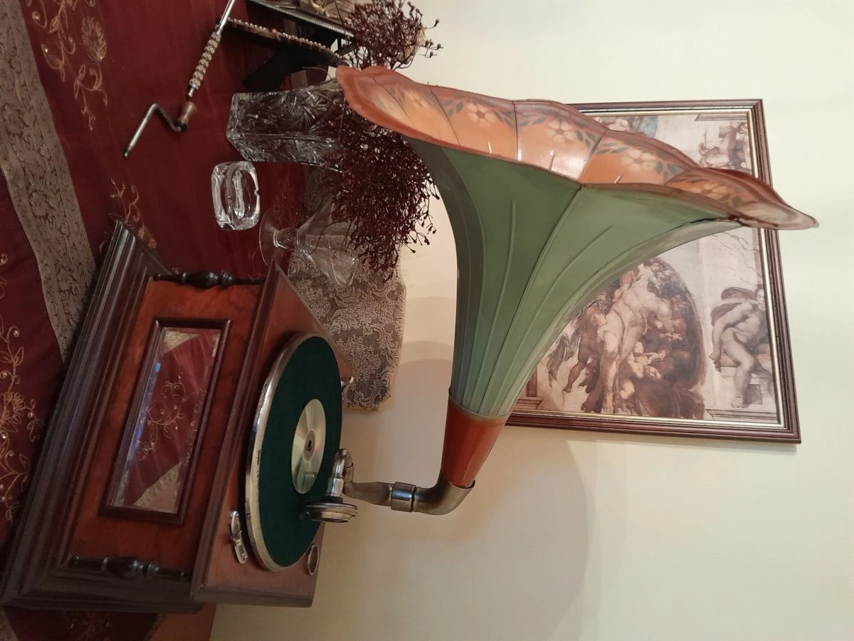 Vendora ΓΡΑΜΜΟΦΩΝΟ ΣΕ ΑΡΙΣΤΗ ΚΑΤΑΣΤΑΣΗ ΜΕ ΠΕΡΙΠΟΥ 60 ΔΙΣΚΟΥΣ ΜΕ ΠΑΛΙΑ ΛΑΙΚΑ ΚΑΙ ΔΗΜΟΤΙΚΑ ΤΡΑΓΟΥΔΙΑ 6 Vendora ΓΡΑΜΜΟΦΩΝΟ ΣΕ ΑΡΙΣΤΗ ΚΑΤΑΣΤΑΣΗ ΜΕ ΠΕΡΙΠΟΥ 60 ΔΙΣΚΟΥΣ ΜΕ ΠΑΛΙΑ ΛΑΙΚΑ ΚΑΙ ΔΗΜΟΤΙΚΑ ΤΡΑΓΟΥΔΙΑ - Image 4