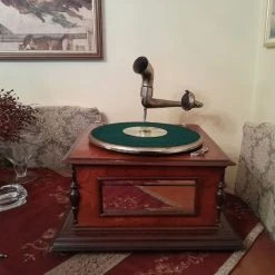 Vendora ΓΡΑΜΜΟΦΩΝΟ ΣΕ ΑΡΙΣΤΗ ΚΑΤΑΣΤΑΣΗ ΜΕ ΠΕΡΙΠΟΥ 60 ΔΙΣΚΟΥΣ ΜΕ ΠΑΛΙΑ ΛΑΙΚΑ ΚΑΙ ΔΗΜΟΤΙΚΑ ΤΡΑΓΟΥΔΙΑ 15 Vendora ΓΡΑΜΜΟΦΩΝΟ ΣΕ ΑΡΙΣΤΗ ΚΑΤΑΣΤΑΣΗ ΜΕ ΠΕΡΙΠΟΥ 60 ΔΙΣΚΟΥΣ ΜΕ ΠΑΛΙΑ ΛΑΙΚΑ ΚΑΙ ΔΗΜΟΤΙΚΑ ΤΡΑΓΟΥΔΙΑ -vintage object shop 7a41c44983fcbe3877f951c2cfdd9bcc44c2bacb xl