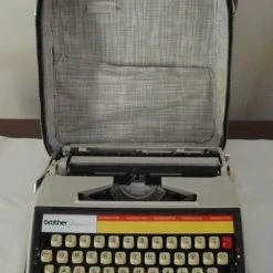 Vendora ΓΡΑΦΟΜΗΧΑΝΗ BROTHER DELUXE 1350 8 Vendora ΓΡΑΦΟΜΗΧΑΝΗ BROTHER DELUXE 1350 -vintage object shop 7b30524993bc46facbaa23926f991373c4c69002 xl