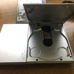 Vendora PlayStation 2 ( Ps2 ) -vintage object shop 7c1f90a93e165b2187ab124fa30807e673577172 xl