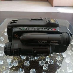 Vendora ΠΩΛΕΙΤΑΙ ΒΙΝΤΕΟΚΑΜΕΡΑ (ΜΕ ΚΑΠΟΙΟ ΠΡΟΒΛΗΜΑ ΛΟΓΟ ΑΚΙΝΗΣΊΑΣ)SONY ΜΕ ΚΑΣΕΤΑ 8×1.16φ37-56mm.CCD-TR50E-PAL(ΜΕ ΦΟΡΤΙΣΤΗ-ΜΠΑΤΑΡΙΑ-ΠΡΟΒΟΛΑΚΙ-ΤΣΑΝΤΑ ΜΕΤΑΦΟΡΑΣ-ΤΙΜΗ 50 ΕΥΡΏ. -vintage object shop 7ff1b53e5bbb0af53b4e8130dd11f09dbb7bf45d xl