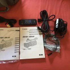 Vendora Camera Canon HDV σχεδόν αχρησιμοποίητη. η κάμερα πρακτικά είναι καινούργια αφού δεν έχει χρησιμοποιηθεί ποτέ. υπάρχουν όλα τα εξαρτήματα και η αυθεντική της Samsonite τσάντα. 22 Vendora Camera Canon HDV σχεδόν αχρησιμοποίητη. η κάμερα πρακτικά είναι καινούργια αφού δεν έχει χρησιμοποιηθεί ποτέ. υπάρχουν όλα τα εξαρτήματα και η αυθεντική της Samsonite τσάντα. -vintage object shop 81457baf8c65b97d0528314ee79db5bffec75b74 xl