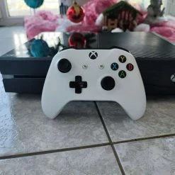 Vendora Xbox One + 12 Games (downloaded) -vintage object shop 828b0950beae24ab038ac4819281cd84a71e6347 xl