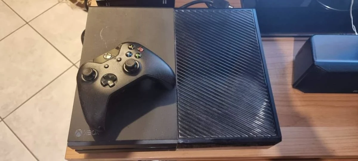 Vendora Xbox One Original 500g + 2 παιχνίδια και 2 χειριστήρια 3 Vendora Xbox One Original 500g + 2 παιχνίδια και 2 χειριστήρια