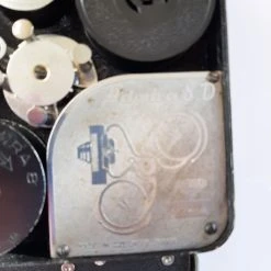 Vendora ΚΑΜΕΡΑ ΛΗΨΗΣ-ΠΡΟΒΟΛΗΣ ADMIRA VINTAGE ΑΠΟ ΤΙΣ ΑΡΧΕΣ ΤΟΥ 20 ΑΙΩΝΑ. ΣΠΑΝΙΟ ΚΟΜΜΑΤΙ, ΚΑΙ ΣΕ ΠΟΛΥ ΚΑΛΗ ΚΑΤΑΣΤΑΣΗ. ΜΕ ΟΛΑ ΤΑ ΕΞΑΡΤΗΜΑΤΑ. 15 Vendora ΚΑΜΕΡΑ ΛΗΨΗΣ-ΠΡΟΒΟΛΗΣ ADMIRA VINTAGE ΑΠΟ ΤΙΣ ΑΡΧΕΣ ΤΟΥ 20 ΑΙΩΝΑ. ΣΠΑΝΙΟ ΚΟΜΜΑΤΙ, ΚΑΙ ΣΕ ΠΟΛΥ ΚΑΛΗ ΚΑΤΑΣΤΑΣΗ. ΜΕ ΟΛΑ ΤΑ ΕΞΑΡΤΗΜΑΤΑ. -vintage object shop 87e3feb64c7c36dcb3aafdd08b157a61c3dbe9c8 xl