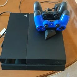 Vendora Ps4 με δύο χειριστήρια το ένα δεν είναι Official και βάση φόρτισης. -vintage object shop 8a24fb9b4ba6b907864e3c9bad7a42c444a17843 xl