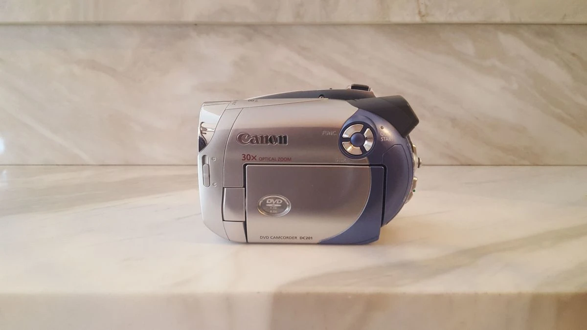Vendora Βιντεοκάμερα Canon DC201 Αχρησιμοποίητη! 3 Vendora Βιντεοκάμερα Canon DC201 Αχρησιμοποίητη!