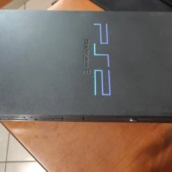 Vendora PlayStation 2 + 2 Controllers + Games