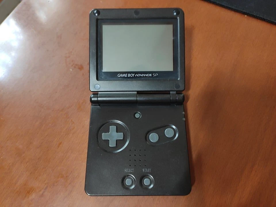 Vendora GameBoy Advance SP + Games 4 Vendora GameBoy Advance SP + Games - Image 2