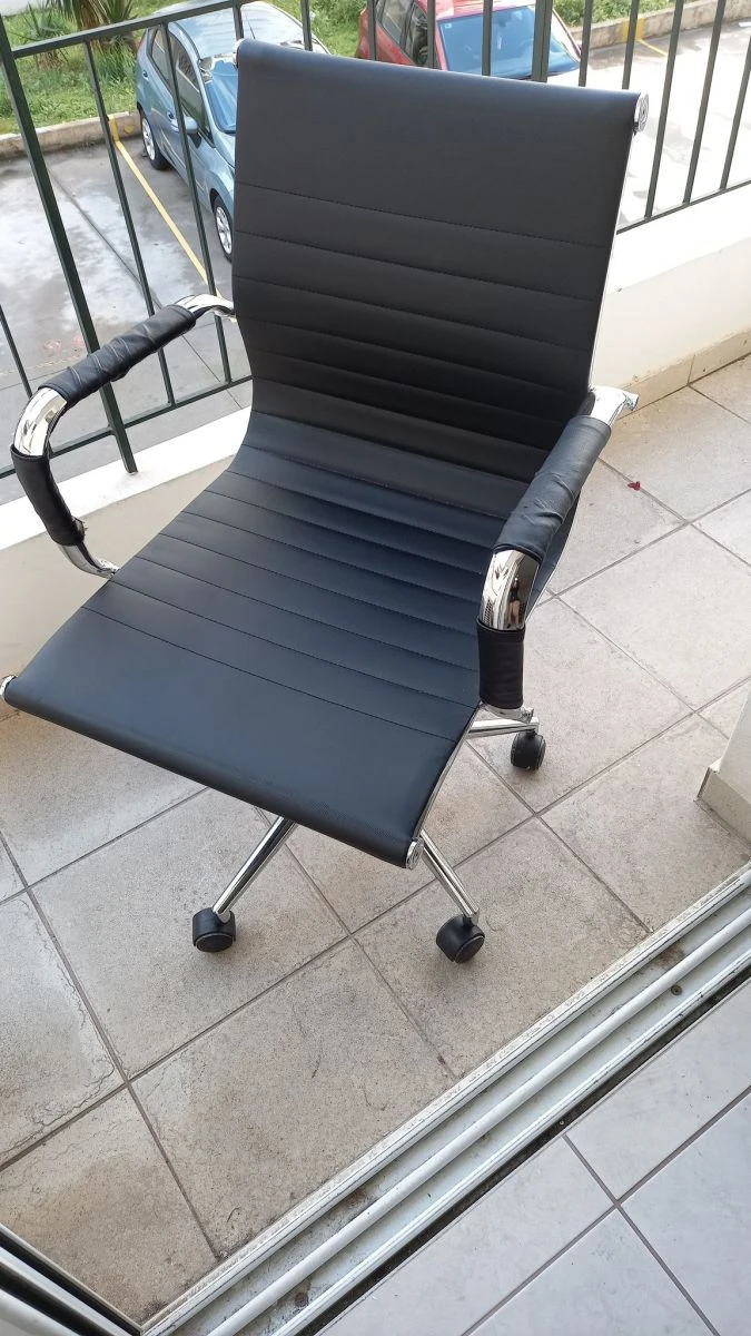 Vendora ΠΩΛΟΎΝΤΑΙ 7 Γραφεία δύο θέσεων εργασίας, 4 Γραφεία μιας θέσης εργασίας και 19 καρέκλες. Πωλούνται μαζί ή ξεχωριστά και βρίσκονται σε άριστη κατάσταση Για τιμή και πληροφορίες παρακαλώ επικοινωνήστε. 12 Vendora ΠΩΛΟΎΝΤΑΙ 7 Γραφεία δύο θέσεων εργασίας, 4 Γραφεία μιας θέσης εργασίας και 19 καρέκλες. Πωλούνται μαζί ή ξεχωριστά και βρίσκονται σε άριστη κατάσταση Για τιμή και πληροφορίες παρακαλώ επικοινωνήστε. - Image 10