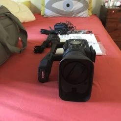 Vendora Camera Canon HDV σχεδόν αχρησιμοποίητη. η κάμερα πρακτικά είναι καινούργια αφού δεν έχει χρησιμοποιηθεί ποτέ. υπάρχουν όλα τα εξαρτήματα και η αυθεντική της Samsonite τσάντα. 20 Vendora Camera Canon HDV σχεδόν αχρησιμοποίητη. η κάμερα πρακτικά είναι καινούργια αφού δεν έχει χρησιμοποιηθεί ποτέ. υπάρχουν όλα τα εξαρτήματα και η αυθεντική της Samsonite τσάντα. -vintage object shop 9db833df3b2d92e4601a300054fd24ae4c47594f xl