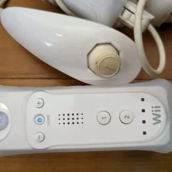 Vendora Nintendo Wii Με 3 χειριστήρια και περασμένα παιχνίδια 16 Vendora Nintendo Wii Με 3 χειριστήρια και περασμένα παιχνίδια -vintage object shop 9e86cd0a531e1405e6115d9ef4b04e170f5fd860 xl