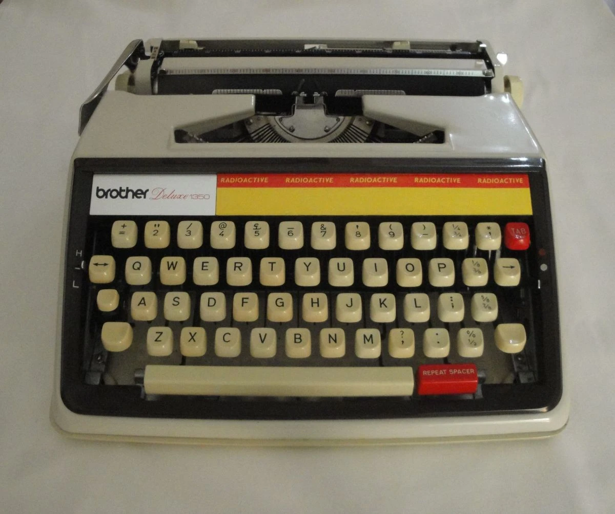 Vendora ΓΡΑΦΟΜΗΧΑΝΗ BROTHER DELUXE 1350 3 Vendora ΓΡΑΦΟΜΗΧΑΝΗ BROTHER DELUXE 1350